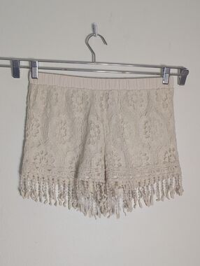 Womens Shorts Lot of 2 Cream Lace Boho Cottagecore Dainty Fringe Pom Pom Large